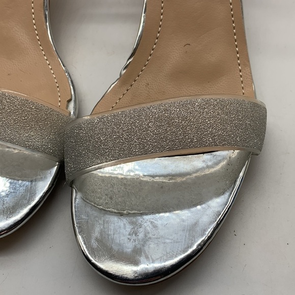 Dream Paris Ortene Sulver Heels with Clear Heel Sz 8.5. MCH0826C - Picture 2 of 11